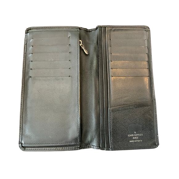 Louis Vuitton LV Taiga black long bifold wallet *as is* - Picture 1 of 15